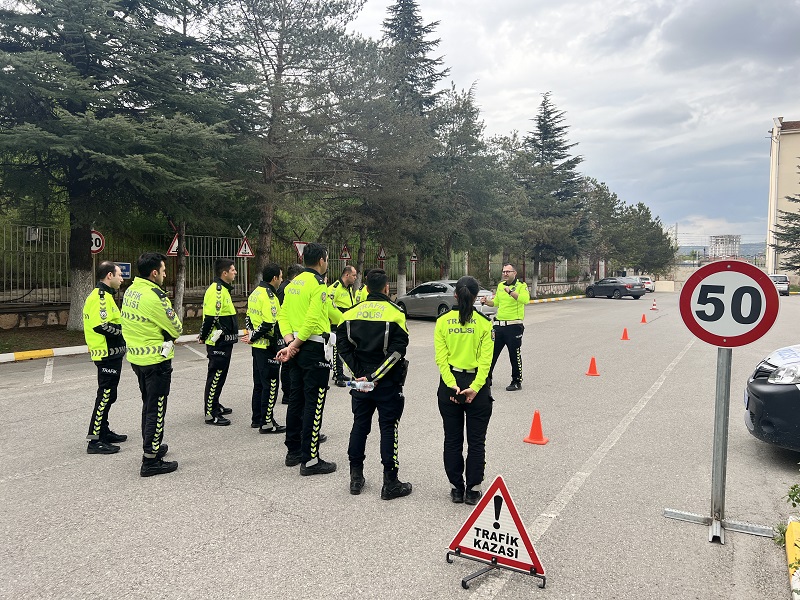 Eğitim Merkezi Müdürlüğümüzde 79. Dönem Temel Trafik ve Kaza İnceleme Eğitimi Düzenlenmiştir.